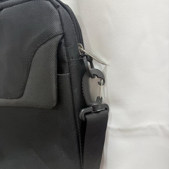 SOLO Ny FLATIRON SLIM BRIEF city briefcase over the shoulder - Picture 4 of 12